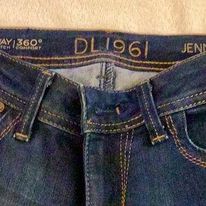 DL 1961 Jennifer Rise 8 inches. Length 30 1/4. Boot 16 inches wide.